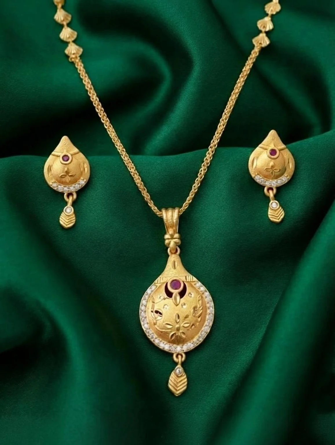 Goldenwish Brass Gold-plated Gold Jewel Set (Pack of 1)